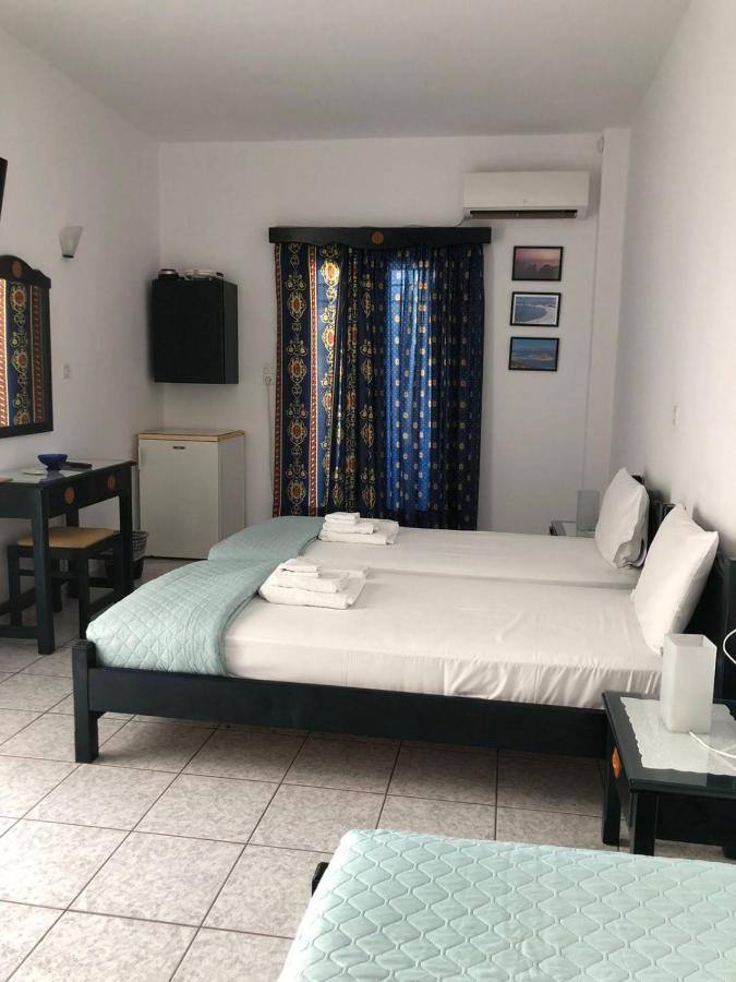 Anna Zisimos Hotell Adámas Eksteriør bilde