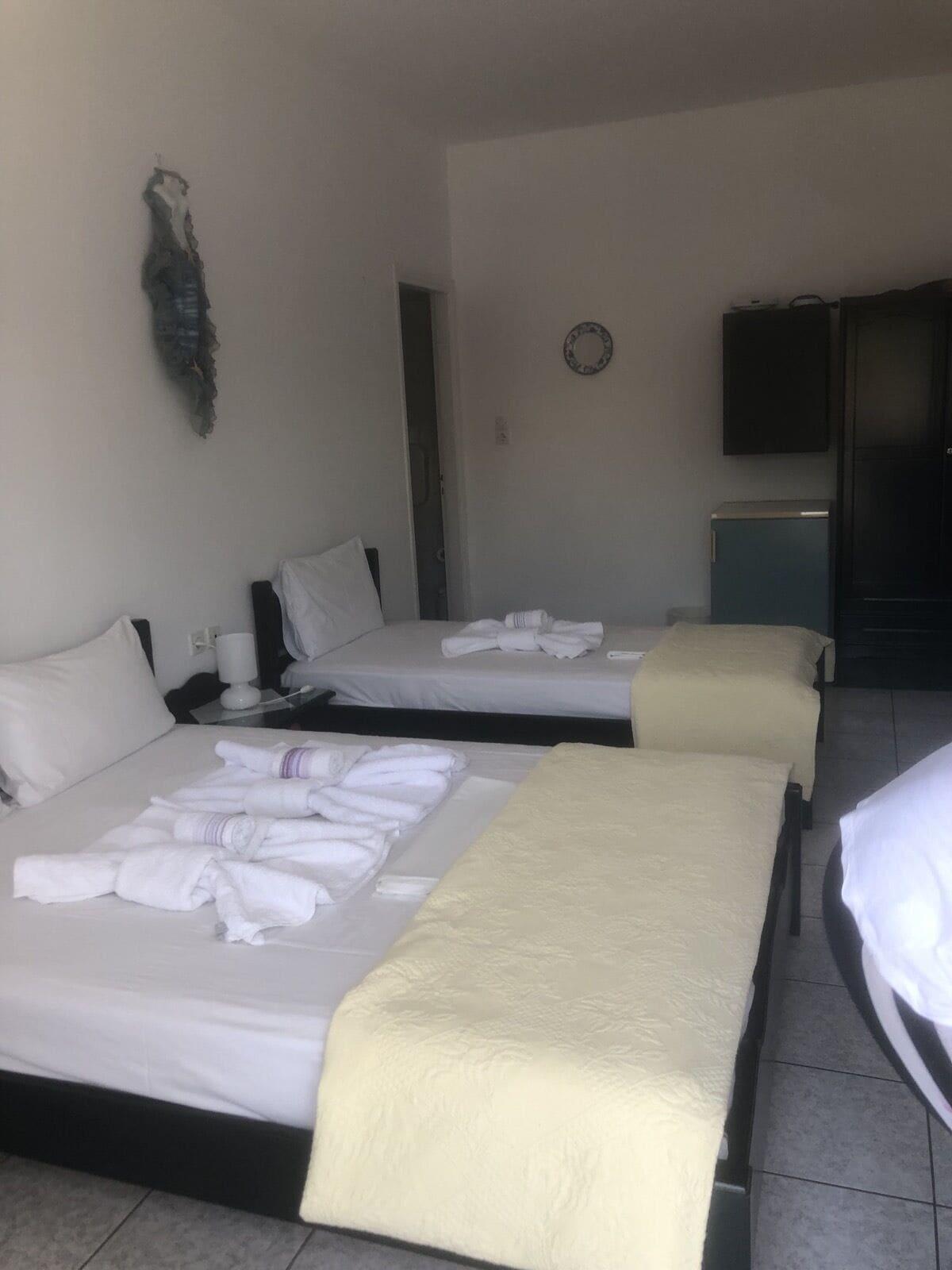 Anna Zisimos Hotell Adámas Eksteriør bilde